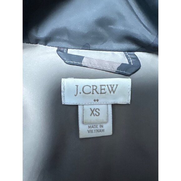 J Crew Women’s Camo Quilted Down Filled Vest Size XS - Picture 6 of 10